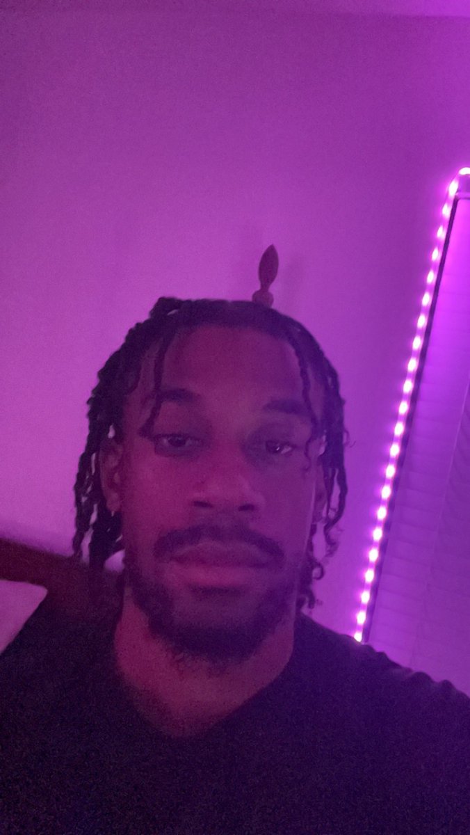 cal 🧑🏾‍🦯‍➡️ tweet media