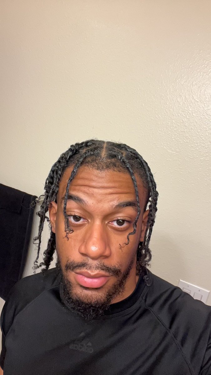 cal 🧑🏾‍🦯‍➡️ tweet media