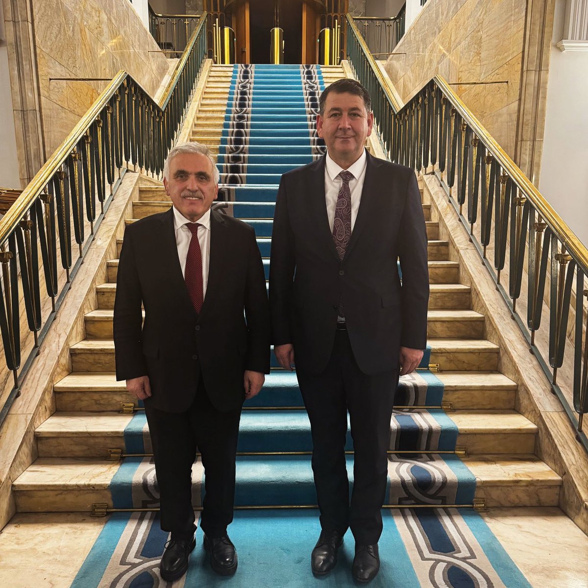 aliinci_54's tweet image. 📍TBMM

Önceki Dönem Erenler İlçe Başkanımız, Erenler Belediye Başkan Aday Adayı Erdal Köse’ye nazik ziyareti sebebiyle teşekkür ediyor, Aday Adaylığı sürecinde başarılar diliyorum. 

#Sakarya 
#Erenler