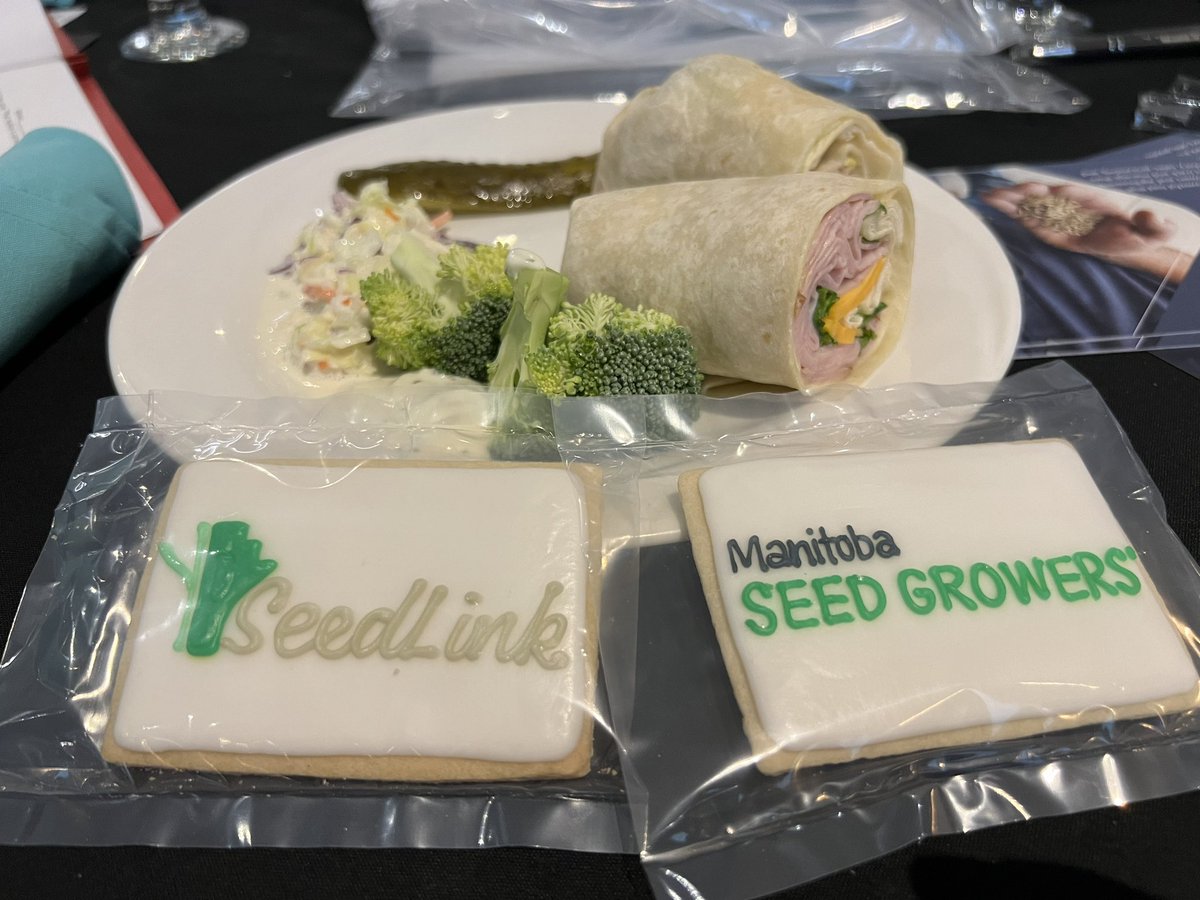 FarmLifeMB's tweet photo. Having a great day with seed growers and seed industry people in Brandon. #SeedLink https://t.co/JHOiDxZs8u