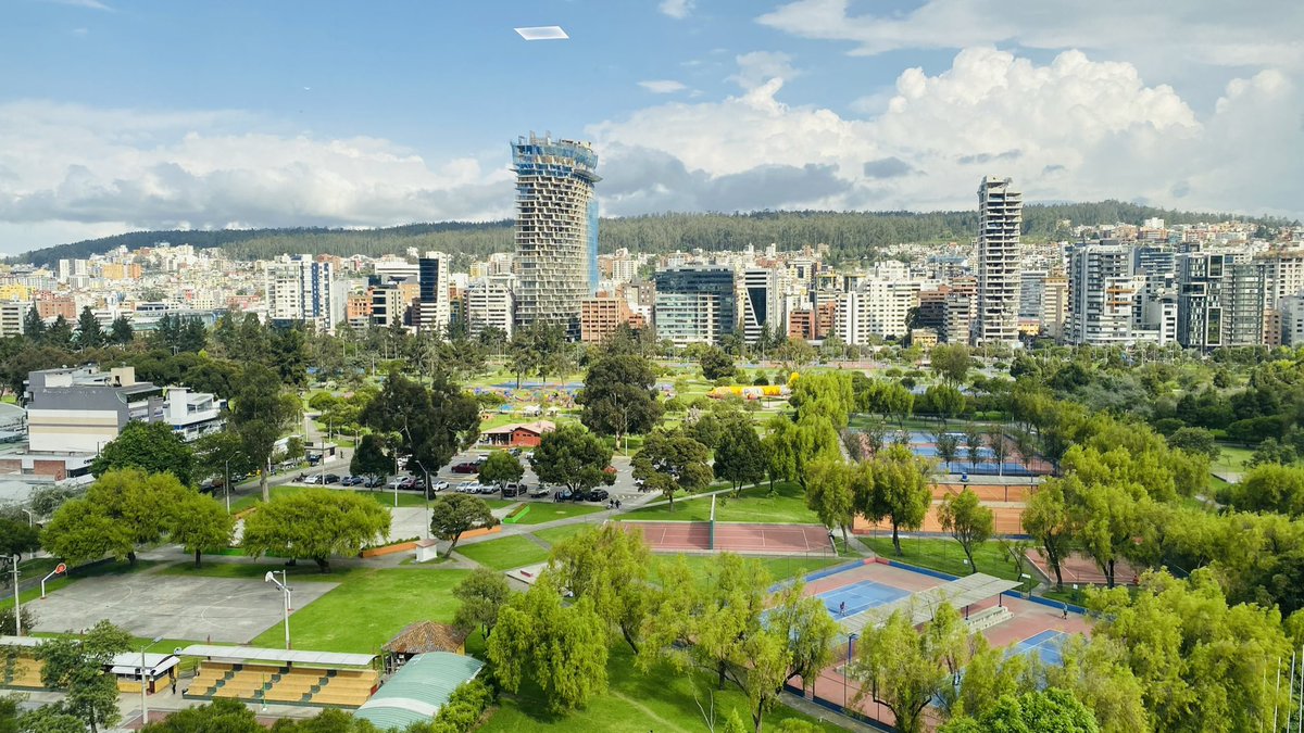 Mi #Quito amado en tus 489 años más q celebrarte te anhelo siendo una ciudad cuidadora, incluyente e intercultural y equitativa con justicia social que garantice derechos, seguridad y paz para todos sin dejar a nadie atras
#VivaQuitoSinViolencias
#6deDiciembre