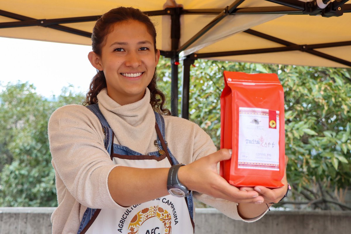 Acercar el campo a la ciudad es nuestra consigna. Participé en la Feria #IntiPallana, en la que agricultores ofertaron productos de calidad a la ciudadanía. Crear espacios de comercialización directa, seguros y equitativos es la forma de dinamizar la economía rural. 🤝🇪🇨