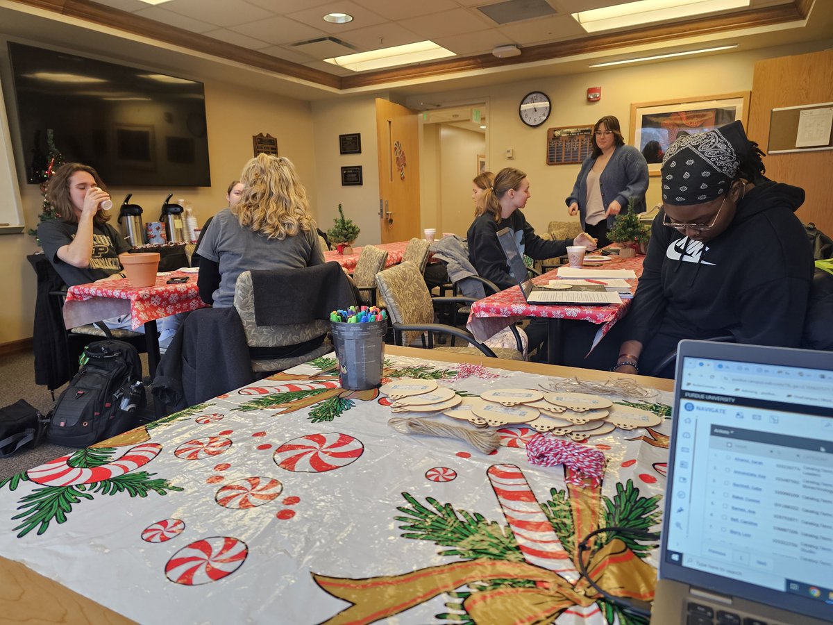 Hey BPP Undergrads! Come on over to the Botany conference room for a Holiday Brain Break today! Cocoa and cookies and other surprises until 4pm!