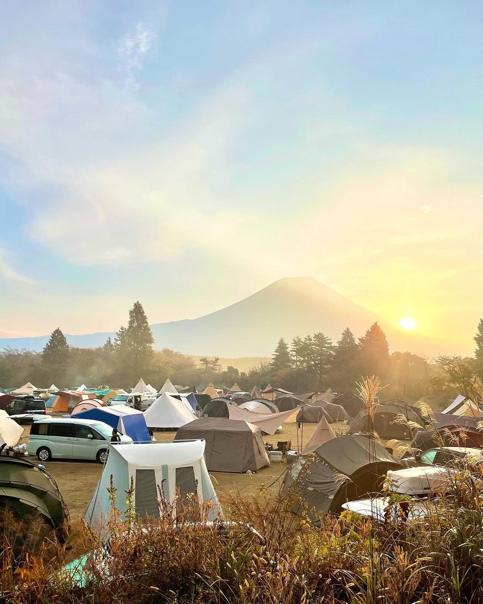 『とりあえずビアーでナイト』vol.4へご参加いただいたみなさま、素敵な3日間をありがとうございました❣️
．
#キャンプ #イベントキャンプ #とりあえずビアーでナイト #とりあえずビアーでナイトvol4 #富士山 #朝霧campbaseそらいろ