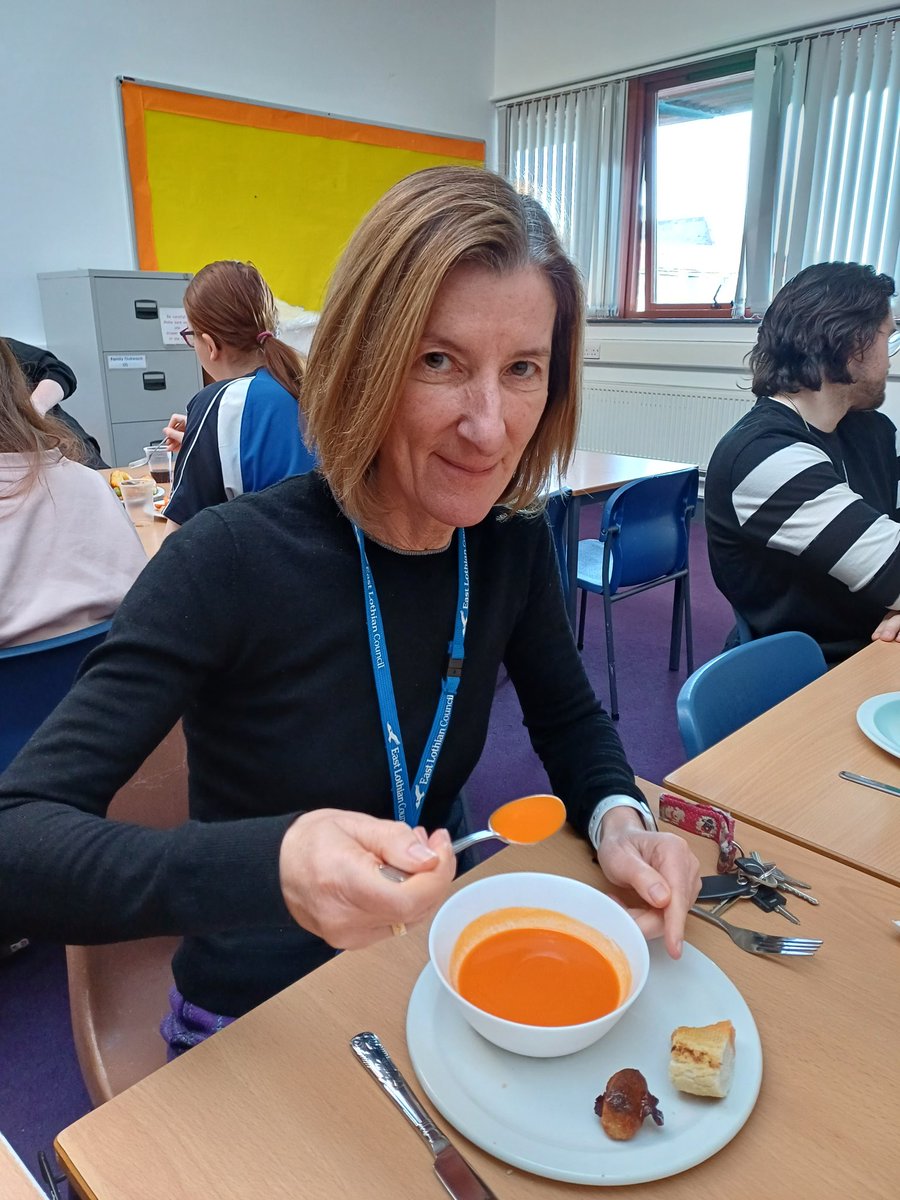 KnoxSupport's tweet photo. @knoxacademy @knoxacademyHT PSB Christmas Lunch today with super tasty turkey and trimmings generously donated by The Victoria Inn, Haddington.  Thank you so much! 🍗🥕🎄🎅 https://t.co/ncX4cEf28v