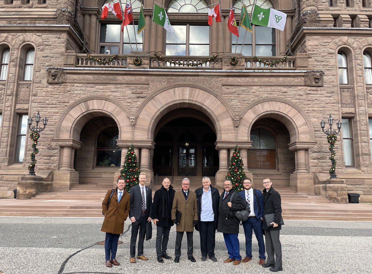 RailCanada's tweet photo. RAC staff and several shortline members are in #Toronto. 

They're meeting with legislators and officials to drive home the importance of shortlines to Ontario's economy today and to the economy of the future.

cc: @ETRMorterm; HCRY (G&amp;W); Agawa Canyon (@WatcoRail); GIO Rail https://t.co/8Wm2JUsHKj