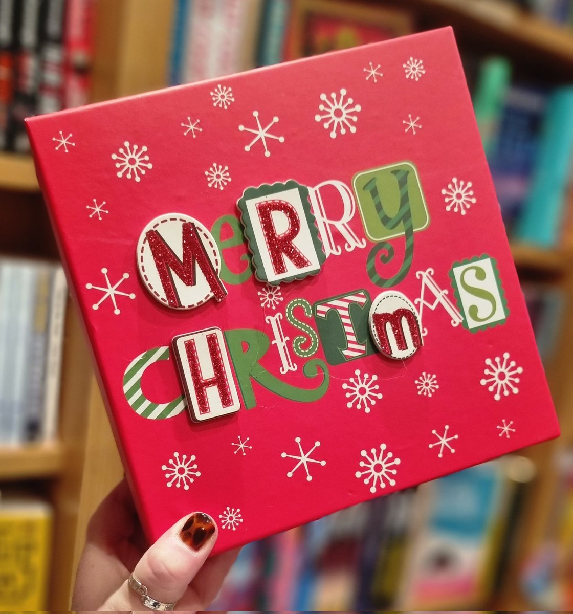 BridgeBooksDro1's tweet image. Need a gift for a book lover but not sure what they've read? I can make you up a little book gift box with bookish bits. Suitable for all budgets. I promise I won't even eat the chocolate...