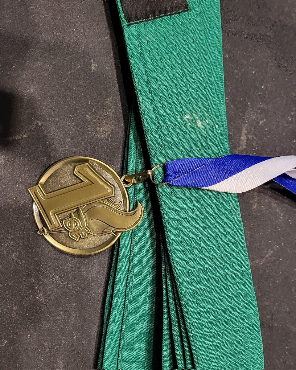 tovictorys's tweet photo. Este diciembre 2023 pase a cinta verde, a seguir dandole para llegar a cinta negra.
This december 2023 i got my green betl, i am still working hard to get better and to get my black belt
#itsnevertolate https://t.co/MOaz6UIdMZ