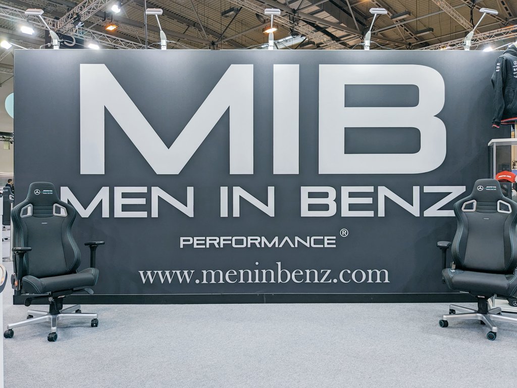 noblechairs tweet media