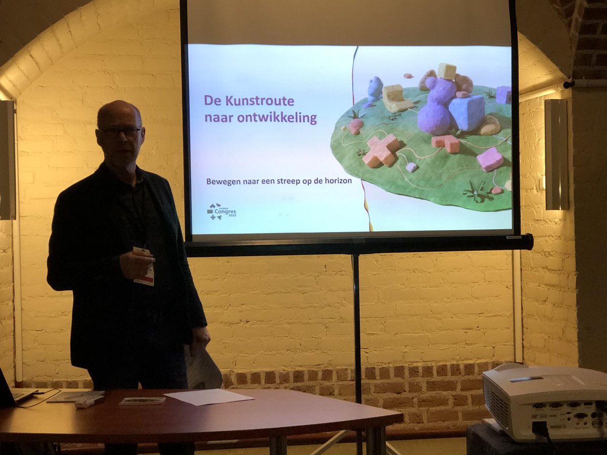 Ben Plandsoen introduceert Noordelijke beweging ‘van leerplicht naar Ontwikkelrecht’ op bijeenkomst voor toezichthouders (VTOI). Begint bij kinderen, met hulp van relevante anderen (bv kunststudenten en musea) en hoe duurzaam te organiseren ? #ontwikkelrecht #gedragswerk
