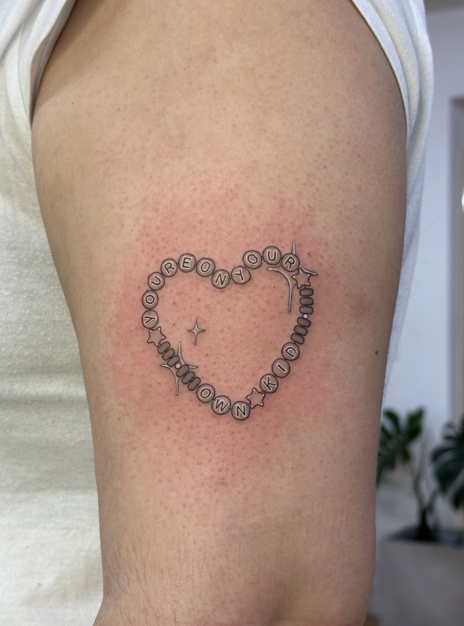 Heart tattoo bracelet | Tattoo bracelet, Cute tattoos for women, Tattoos
