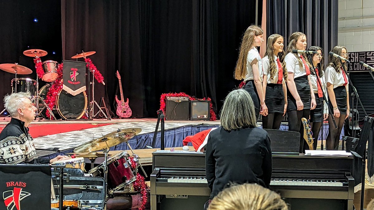 BraesHigh's tweet photo. Fabulous performances from our Cluster Violin Group, S3 Singers, William Tawn as well as our Flute and String Ensemble. @WallacestonePS @CaliforniaPrim @ShieldhillPS https://t.co/jijjRt0Dis