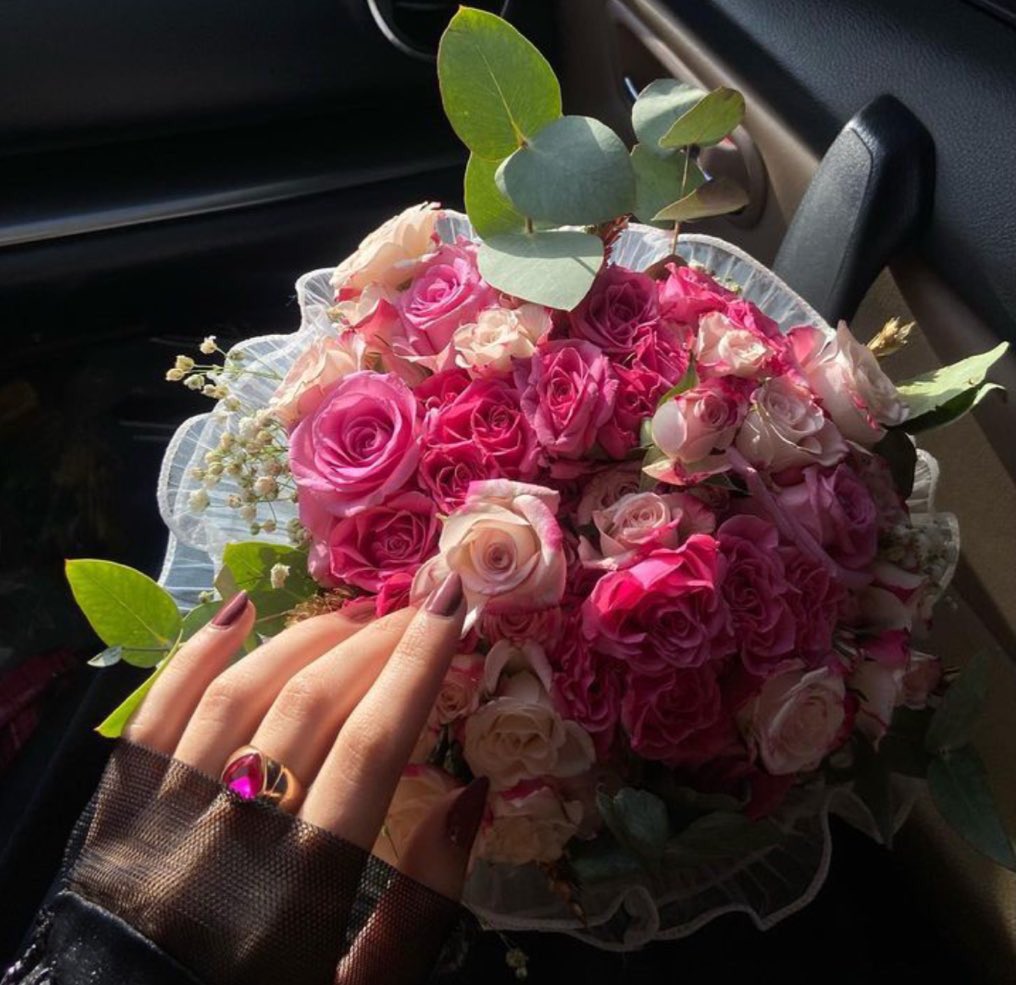 loora_thv's tweet photo. Bouquet 🎀💗💕🌸🦩 https://t.co/XNKmHgbY06
