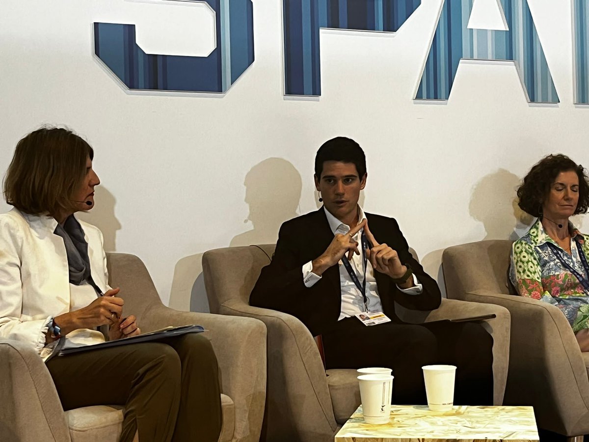 José Entrecanales, CFSO de ACCIONA Energía, ha participado hoy en el panel 'Innovation as lever for decarbonisation' en <a href="/COP28_UAE/">COP28 UAE</a>, donde ha analizado la urgencia de una rápida transformación net-zero 👇 

[🧵] #COP28👇