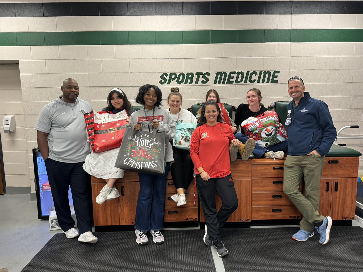 Community involvement is important to us all, especially  in the season of giving. This year we were able to supply donations for the “Meals on Wheels Holiday Gift bags” Happy Holidays!!🎊