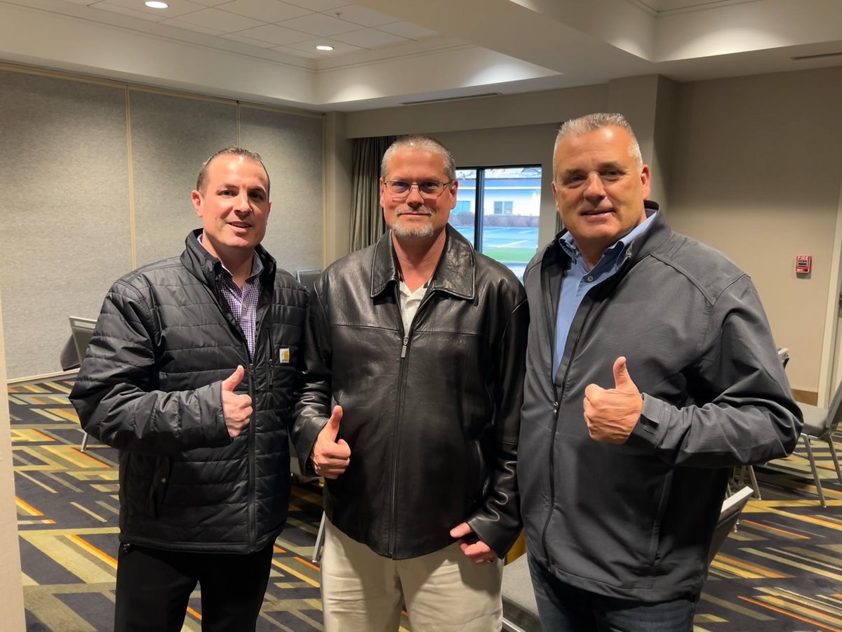 President Quackenbush stopped by Mondelez negotiations today. Steward Dan Lawyer and Business Agent Jeff Palmerino continue negotiations and are ready to get the deal done! @Quacky294 @KoniszewskiStan @TeamsterHughes #Union