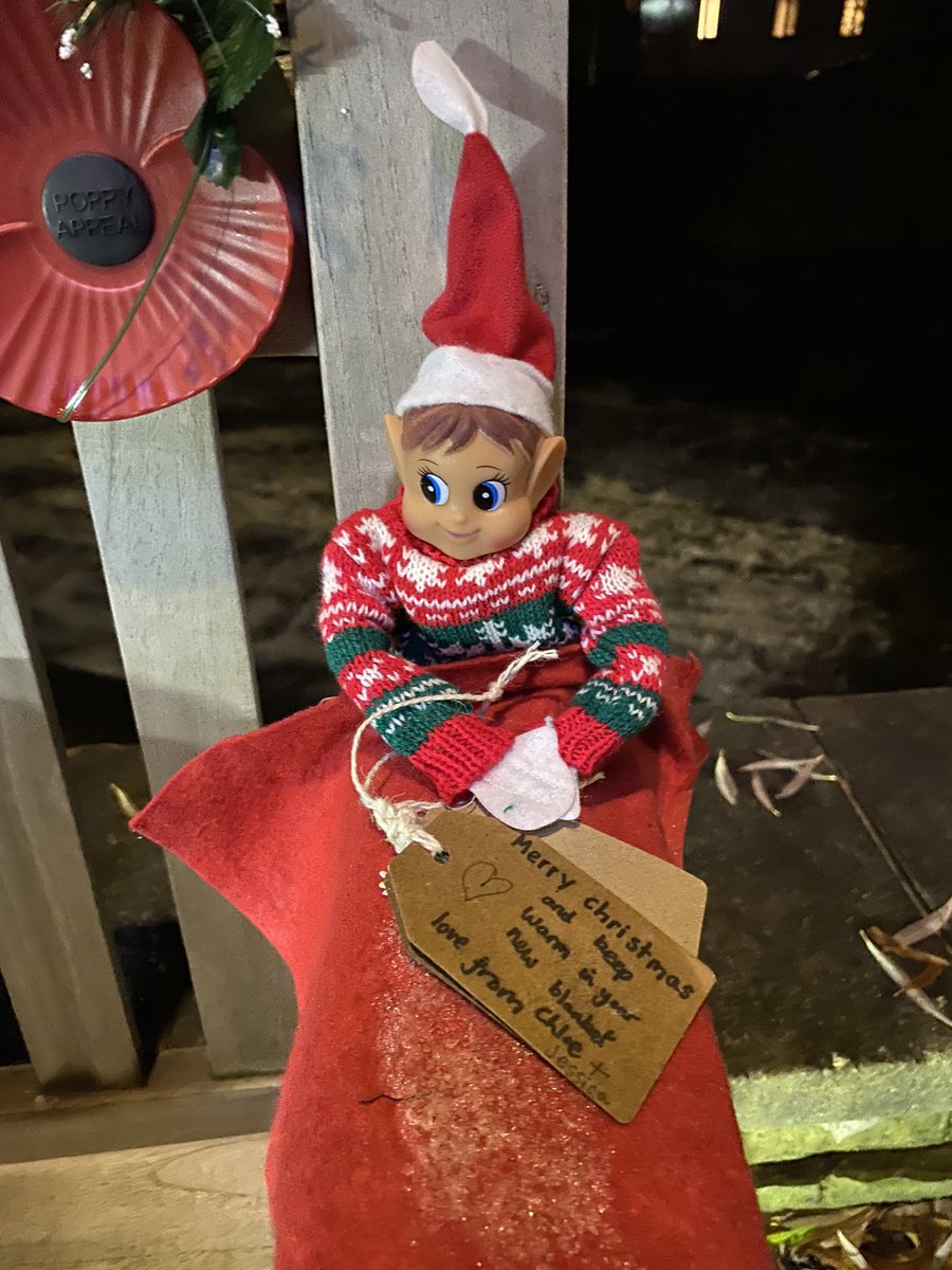 This fella arrived in #Silsden last week. Sitting on my Father in Laws memorial bench. 

So far the town folk have given him a blanket and a sweater to keep him warm. 

He’s becoming quite the local celebrity. #SilsdenElf 
#Christmas 
#ElfOnTheShelf 

@BBCLookNorth @Silsden_Buzz