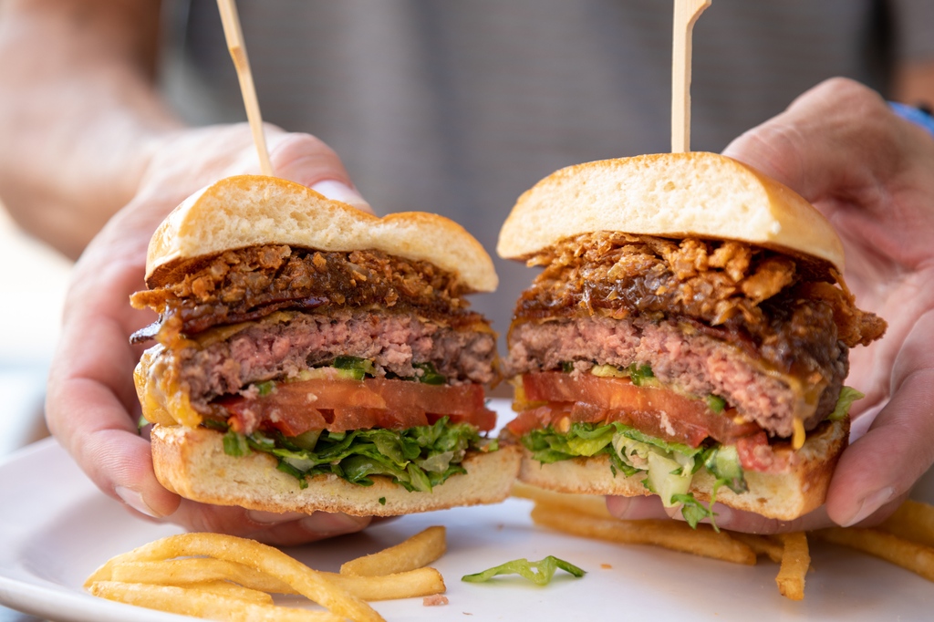 Layers on layers of crave-able toppings 🤤