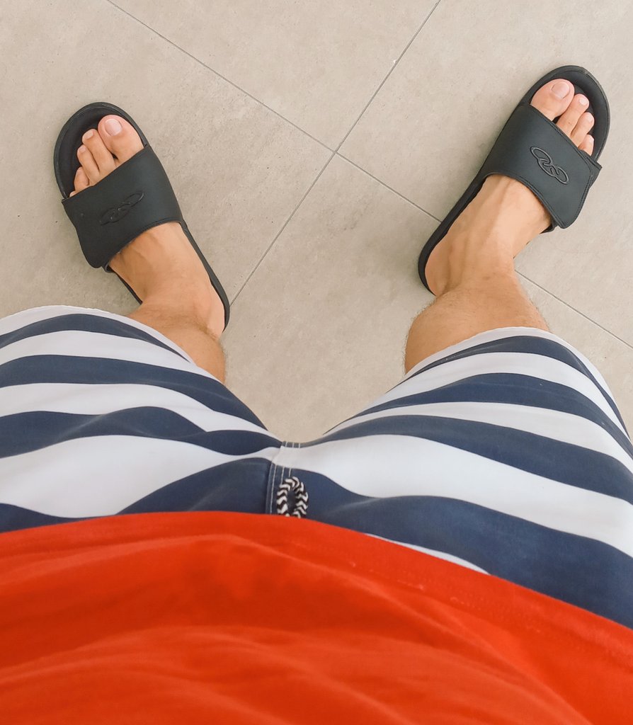 isaac_selfish's tweet photo. Não me julgue tão rápido, afinal você só vê o que eu quero mostrar. Eu nunca farei parte da sua estratégia. Você faz parte da minha e vai perceber isso tarde demais. 👑😎💸💰💸💰💸💰💸💰💸🦶💦👑 https://t.co/ZZXm179jTZ