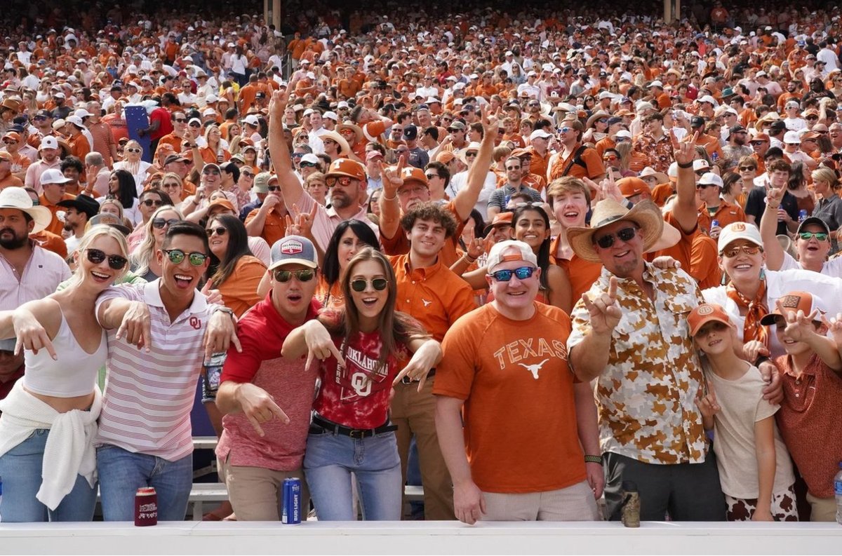 StateFairOfTX's tweet photo. Big Tex is thrilled to host the @Allstate Red River Rivalry between @texasfootball and @ou_football in @cottonbowlstad until 2036! 🏈 

Read more here: https://t.co/lKYr2kBMA9

@CityofDallas, @dallas_sports https://t.co/ykhDGRLHMC