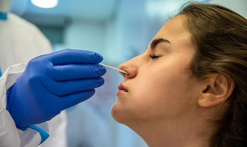 CIDRAP's tweet photo. Using both nose, throat swabs boosts sensitivity of rapid #COVID testing

The findings suggest that US rapid antigen testing recommendations should include throat specimens.

https://t.co/CLfUF4ZuVt

Photo: Banc d'Imatges Infermeres, Ariadna Creus/Angel Garcia / Flickr cc https://t.co/eGIpKmJ5l9