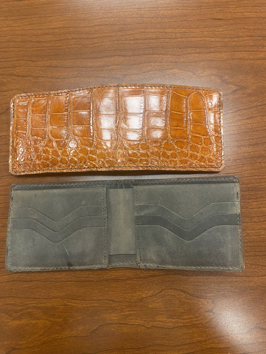 hatcherhunts's tweet image. Awesome work on the alligator bifold and trifold wallets made by Hardin Harness, Texas Custom Leather Shop. #gatorgetter