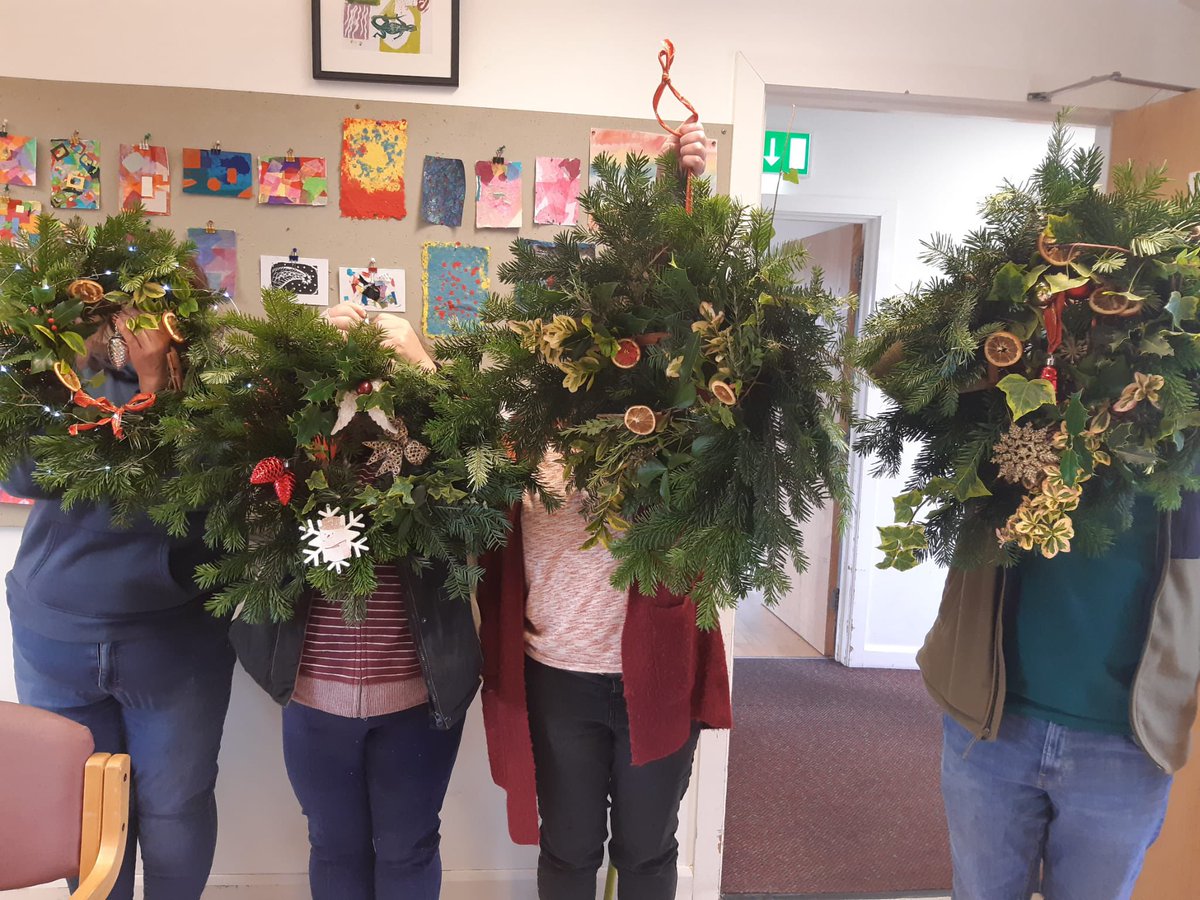 It’s beginning to look a lot like Christmas at the Health Park, there was a great smell of pine as the Art Ease members made a wonderful selection of wreaths! Thanks to Beki @creativeshift1 🎄 #communitypride #artathehealthpark #weareknowlewest #ChristmasWreath