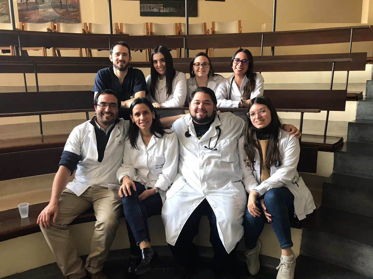 ferg235's tweet photo. @MedInternaHC @josemacarissi @ximena213 Orgullosamente estudiante e interno! @agusrq4 https://t.co/5bDI5J8P6Q