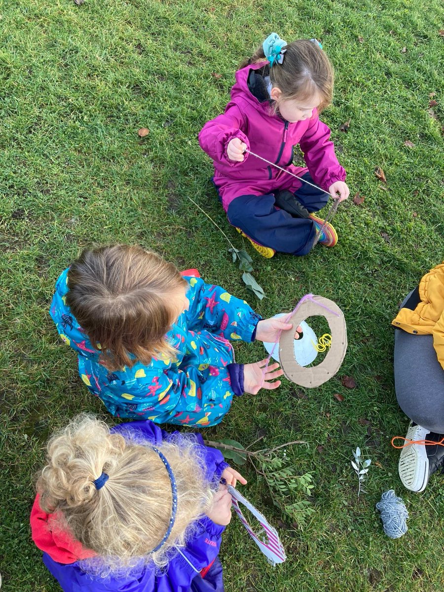 RosecliffeSpen1's tweet photo. 🎄 Natural Christmas crafting with our reused and foraged materials 🎄#finemotorskills #forestschools https://t.co/LsFiv8MG1S