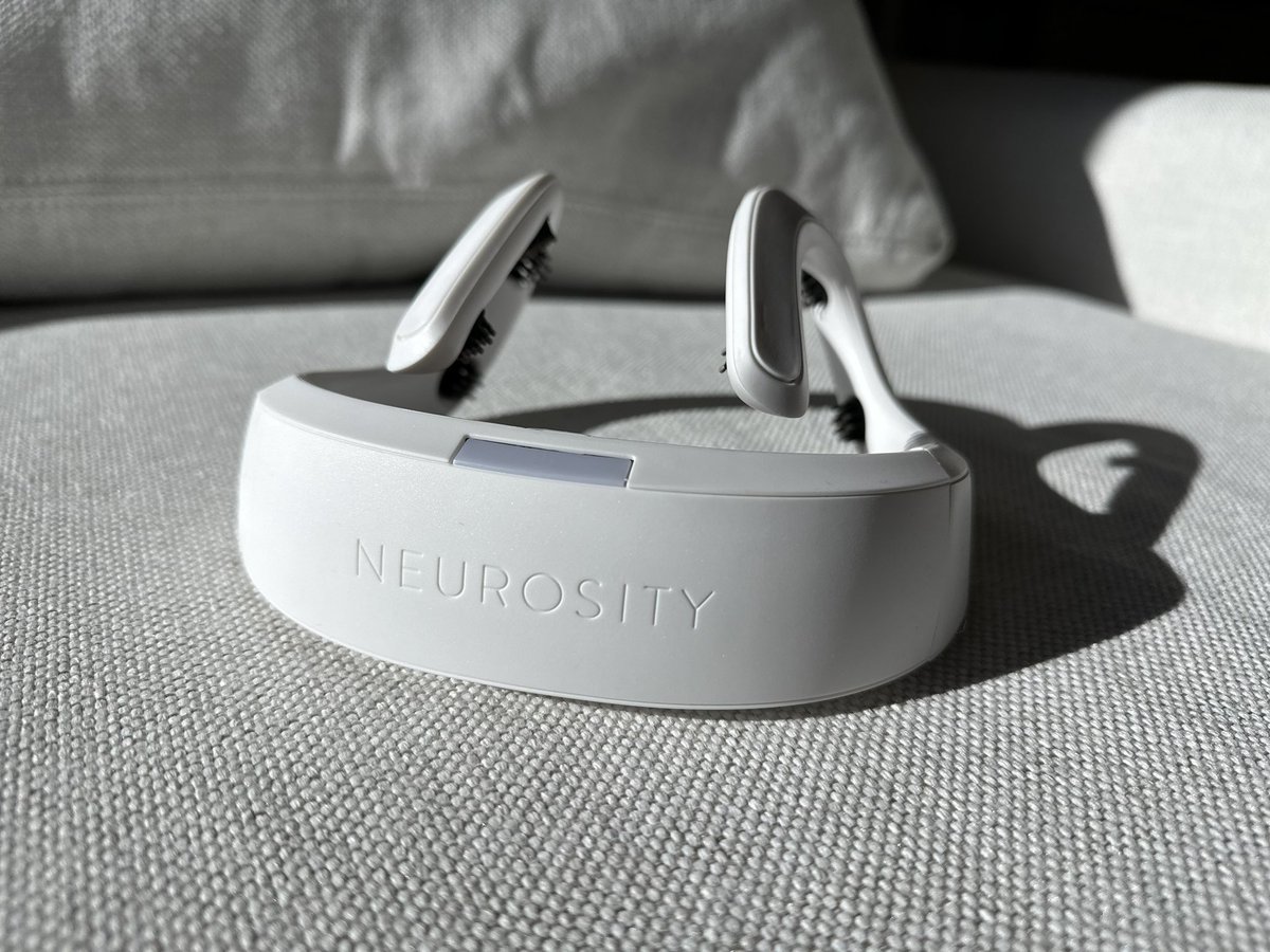 I just got a white Crown

There’s only a handful of these

We made them for <a href="/Grimezsz/">𝖦𝗋𝗂𝗆𝖾𝗌 ⏳</a> 

All I want for Christmas is for her to sign mine