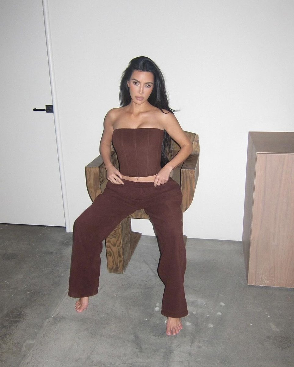 Kim Kardashian tweet media