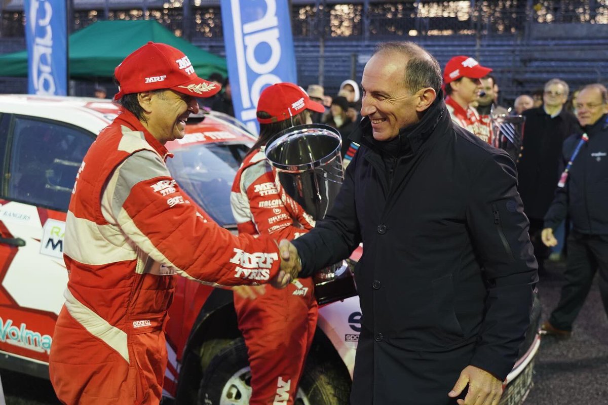 Quando al Rally di Monza ti premia il Presidente Settimo

#ucci #paoloandreucci #rallydimonza #rally