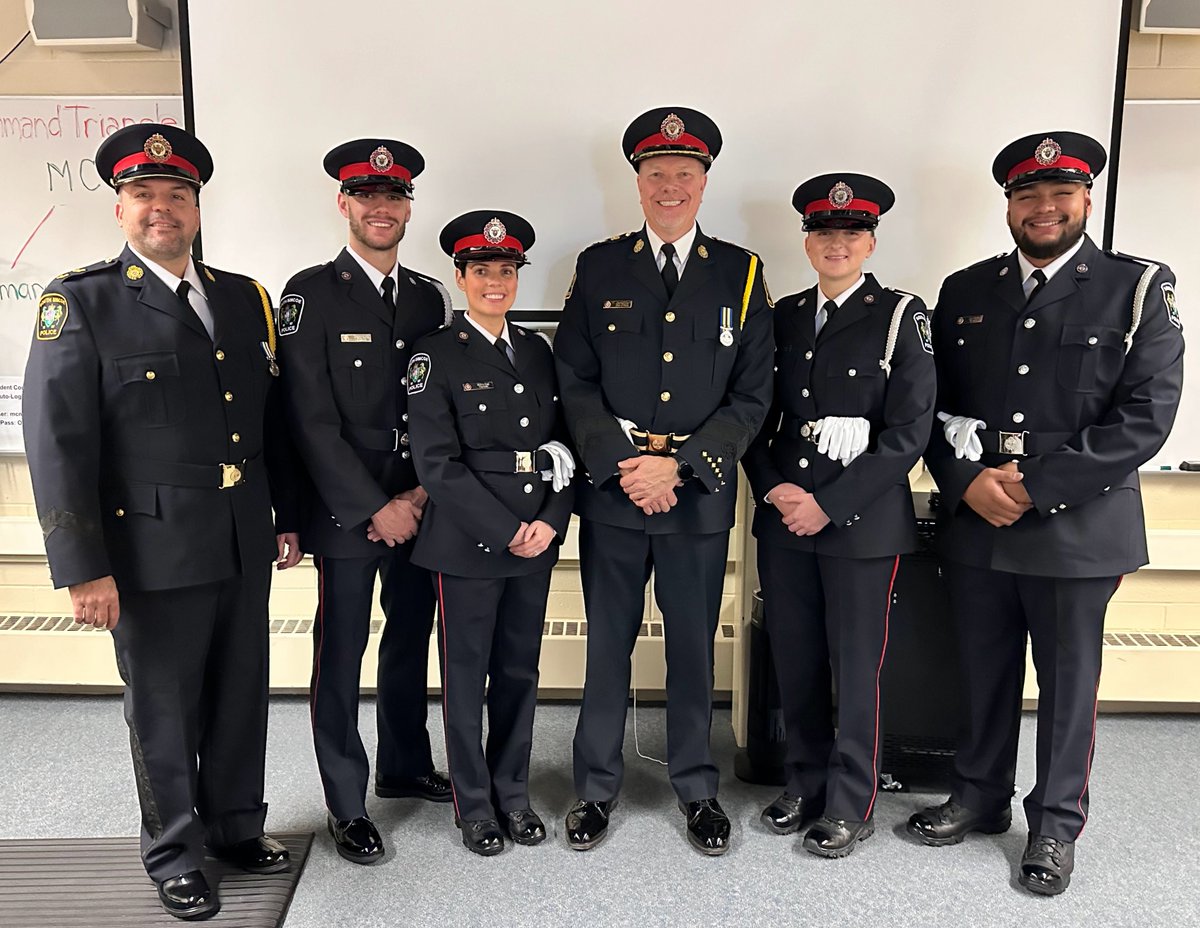 SouthSimcoePS's tweet photo. #Congratulations to recruits Selkirk, Bond, Troian and Alegria who graduated today from the Basic Constable Training program at the Ontario Police College. Chief Van Dyke and Inspector Fernandes were in Aylmer for the March Past Ceremony. Welcome to the #SSPSFamily officers! https://t.co/ZKojaKZnwK