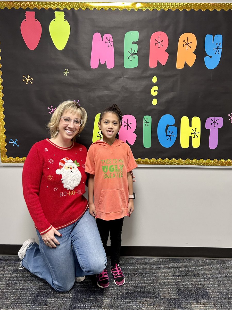 Mrs_AndersonYea's tweet photo. Rockin’ our Ugly Christmas Sweaters 🎅🏼❤️💚❤️💚

#TogetherWeSwarm #NotSoUglyChristmasSweaters #LearningAndHavingFun @CyFairYeager @tylerhartCyFair @Ms_Margreiter @MelissaAnciso https://t.co/OpKmDrrrK5