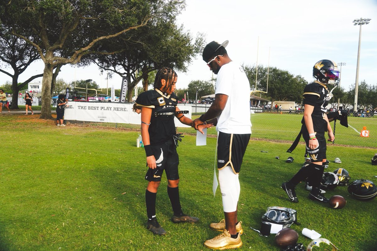 Reggie Jones (@regjones20) on Twitter photo FOREVER MOMENTS ๐
The final words before releasing my guy <a href="/DashJones2_/">Dash Jones</a> to his island to go lock up. ๐๐๐๏ธ
#DashJones
#ThisIsHEIR ๐
#CB1 FOREVER MOMENTS ๐
The final words before releasing my guy <a href="/DashJones2_/">Dash Jones</a> to his island to go lock up. ๐๐๐๏ธ
#DashJones
#ThisIsHEIR ๐
#CB1