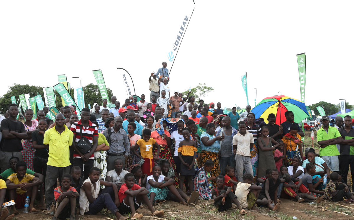 HHichilema's tweet photo. Launched 2023-2024 National planting season in Nyimba District. With our goal to position #agric as #Zambia's #1 sector & become #Africa’s bread basket, we’re pushing for:
💦 Irrigation agric
🔴 Farmers’ access to
affordable finance
🌾 Increased yield/acre
#BaLimi 🇿🇲 https://t.co/BQozKJZQAe