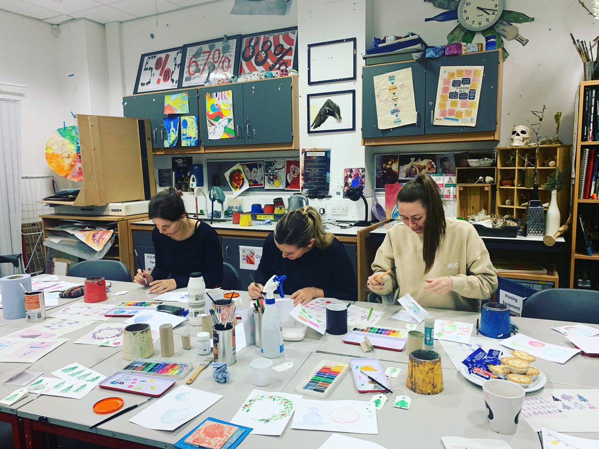 Another successful staff creative workshop today after school. Lots of gorgeous watercolour Christmas cards and labels made by our budding artists! Next week is lino printing #prideindennyhigh <a href="/DennyHighSchool/">Denny High School</a>