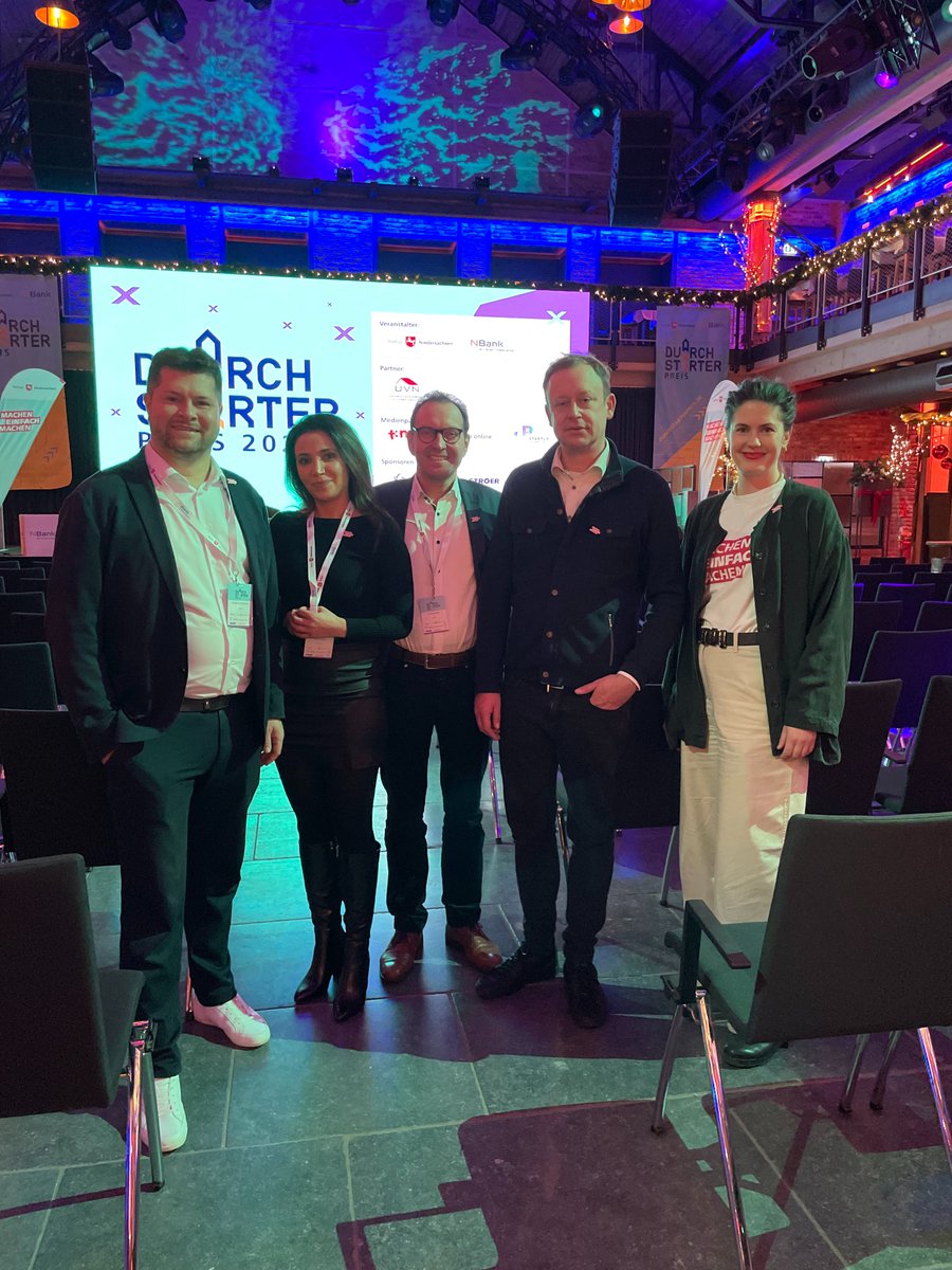 startupnds's tweet photo. Der #DurchSTARTerpreis 2023 hat heute wieder die besten Startups aus Niedersachsen auf die Bühne gebracht. Und das sind die Gewinner*innen: 🚀 noxt! engineering GmbH 🔬 Nature Robots🧬 Kynda &amp;💡 Mission to Marsh gGmbH #macheneinfachmachen @nbank_de https://t.co/TUKmMEJjY6