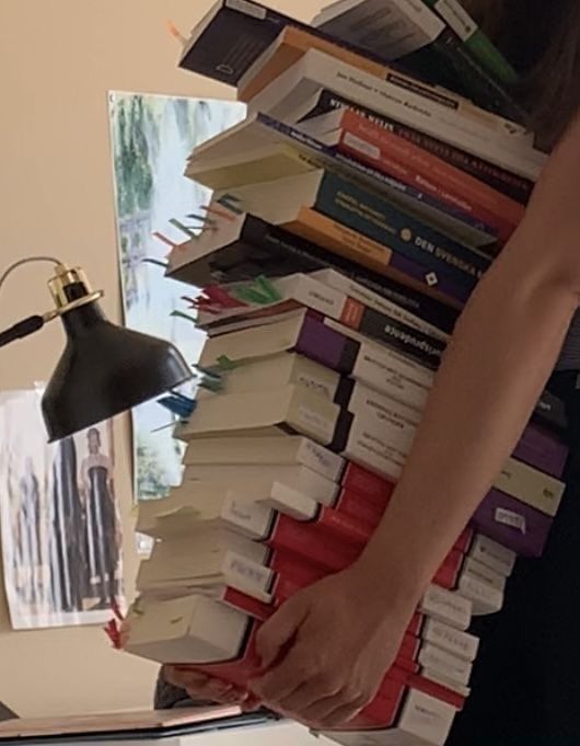 studyramona's tweet image. 🔎ꜝֶָ֢ ʾʾ: #studytwt #studytwtbr #booktwt 
rayssa| '02 
 -estudante baixa renda, vestibulanda de medicina
 -ela/dela, bi/pan 
- foco: enem &amp;amp; UFU
-🖤livros, ciência, música, política, filmes/séries e várias formas de arte...
↺/♡ =  MOOTS!!!!!!