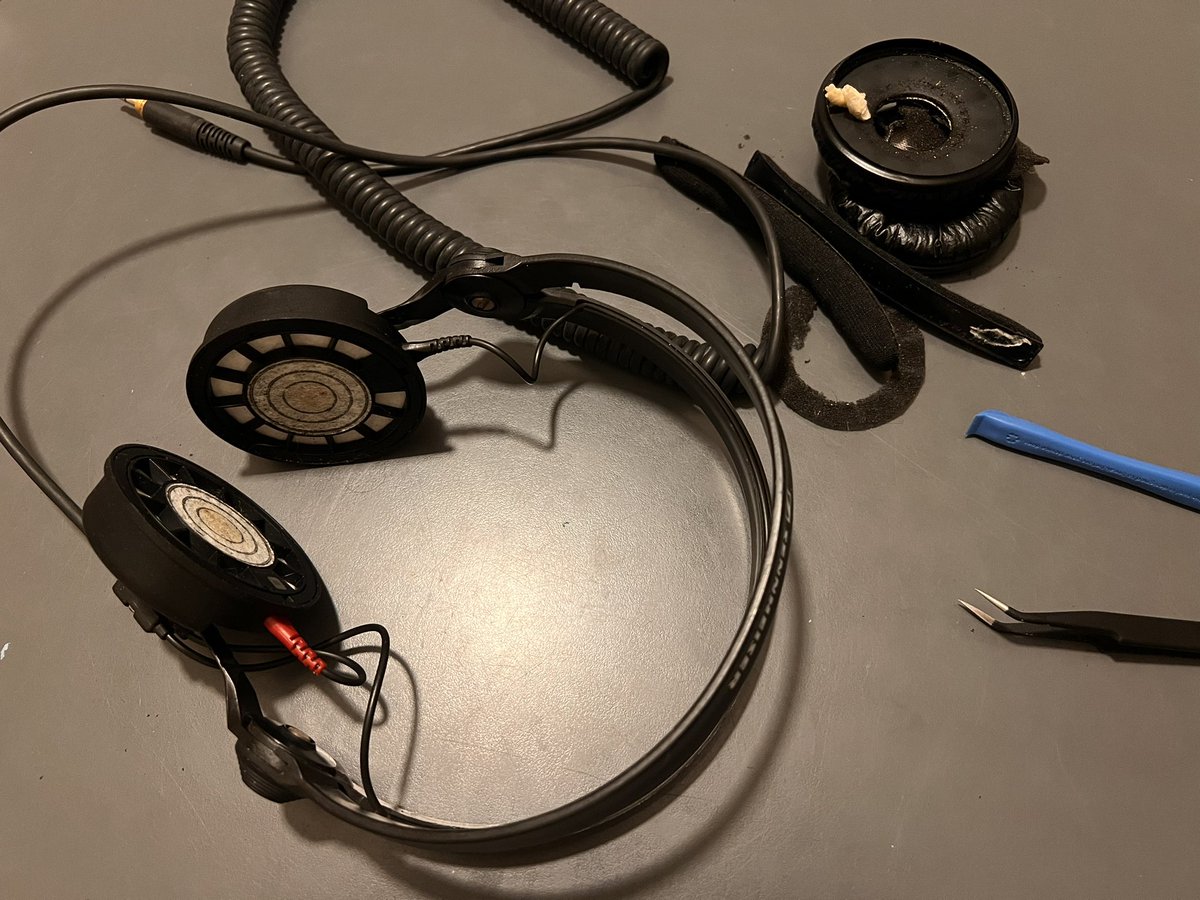fhoeg's tweet photo. Some love for my dear old @Sennheiser hd-25. New cushions and ear pads. Introduced in 1988 you still find every spare part to replace! #Sustainability Here in use with my 18 year old iPod 5G (SD card modified) https://t.co/To2JR3aAIx