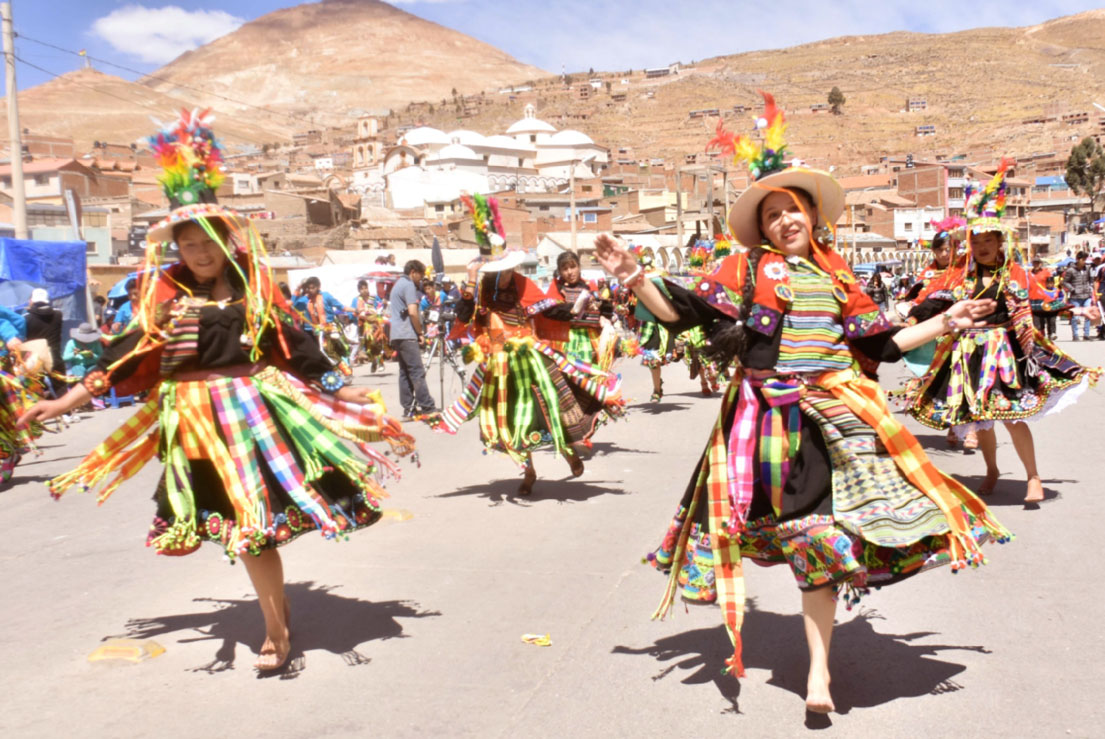 Celebramos que la "Festividad de Ch’utillos" de Potosí ha sido declarada hoy por la UNESCO como Patrimonio Cultural Inmaterial de la Humanidad. Nuestras danzas, festividades y cultura son únicas en el mundo.

¡Jallalla la Festividad de Ch'utillos!
