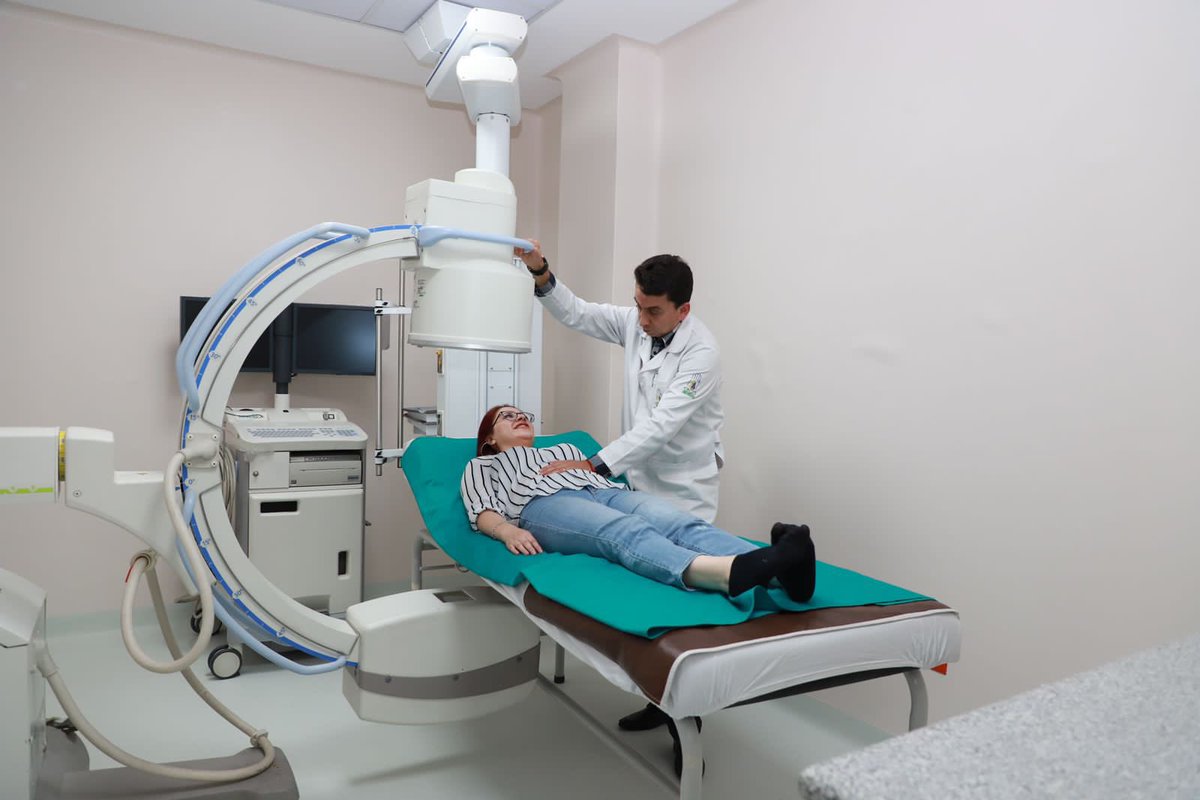 Al recorrer el Primer Centro de Gastroenterología del <a href="/IESSec/">IESS</a> en Cuenca siento la satisfacción del deber cumplido. Impulsé su construcción en el <a href="/IESSHJCA/">Hospital de Especialidades José Carrasco Arteaga</a> porque es una solución efectiva que brindará servicios especializados a miles de afiliados del sur del país.