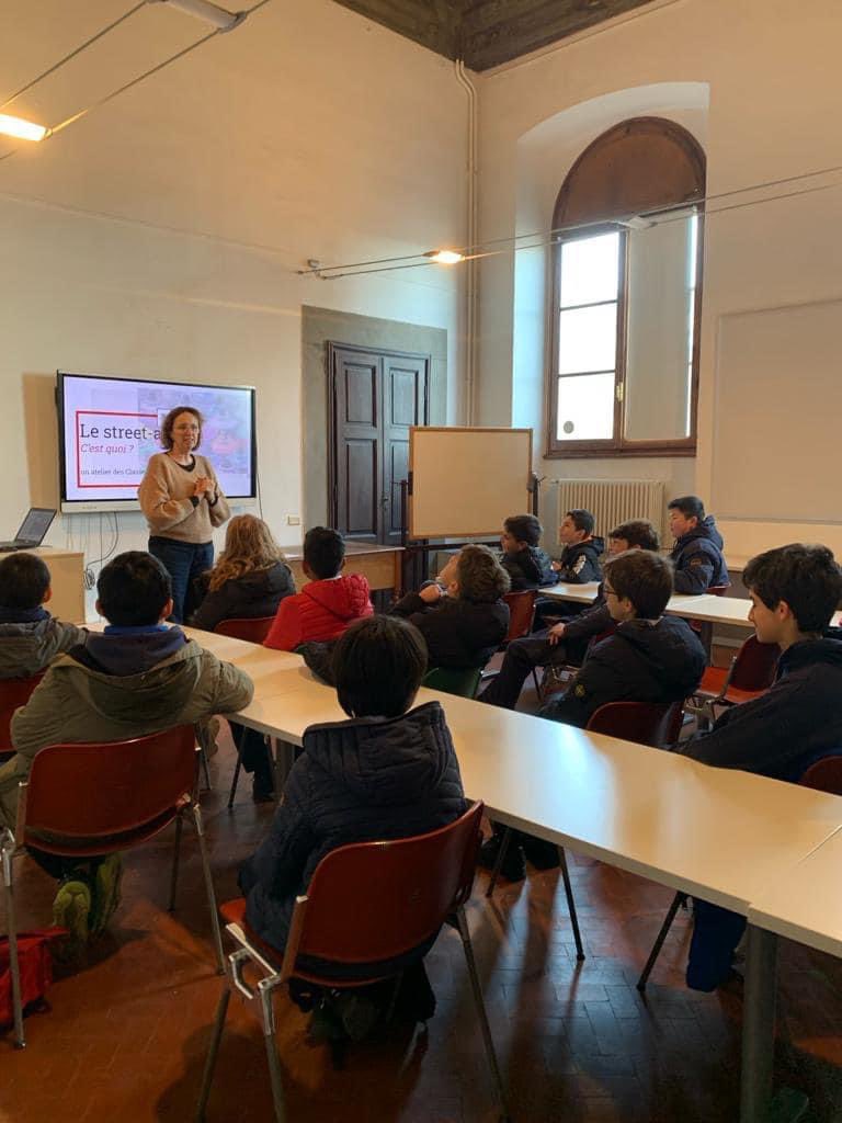 Sacrocuore's tweet photo. Laboratorio in lingua francese in collaborazione con l’Istituto francese: la Seconda Media alla scoperta della Street art per le vie di Firenze 🇫🇷🎨🖼️ https://t.co/v7RlItRN4j