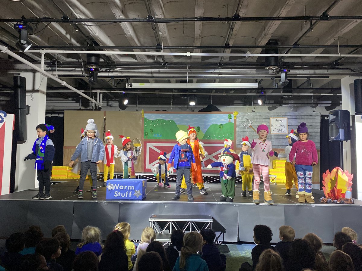 BISWashington's tweet image. Years 1-3 dazzled the audience with an electrifying "Hats Off" school performance! 🎉
#BISW #NordAngliaEducation