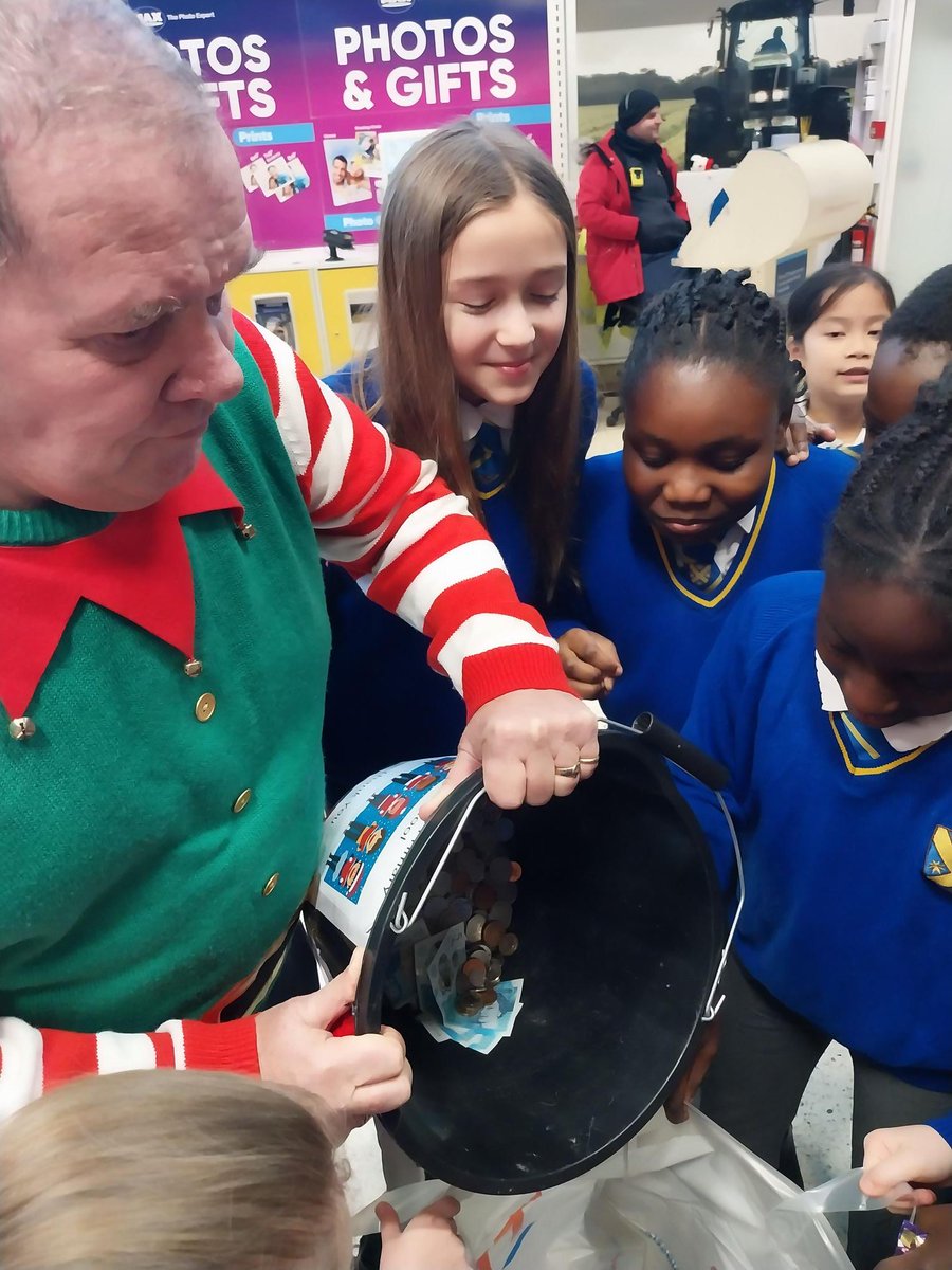 StAlbansSchool1's tweet photo. ๐ ๐ St Alban's Choir were out and about this afternoon, singing and raising money at Tesco. Thank you to our local community for their generous donations ๐ ๐ #tescopengamgreen #tescocommunity #sacps @tremorfacommunity https://t.co/lvam7UHBYk