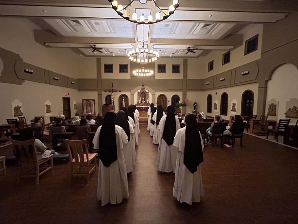 We had a Texas Discernment retreat at our Georgetown Priory! Fr. Carl Paustian, OP, Southern Province Vocations Director, helped encourage the young women in their discernment by embracing each step along the way with Jesus. @OPSouth
Our next retreat is in Ann Arbor Feb. 10-11th!