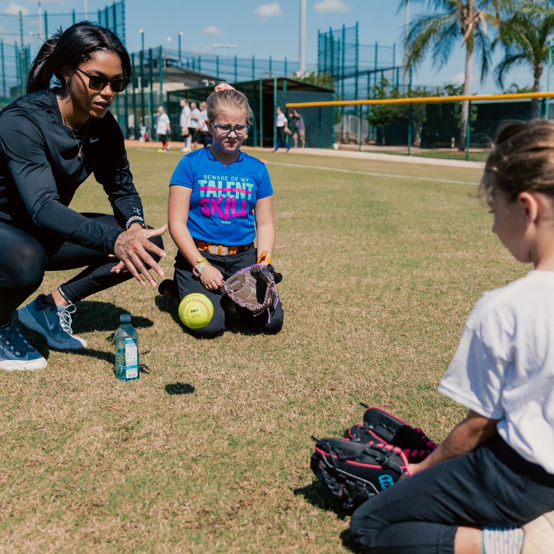PIFBS is teaming up once more with Pro Softball player, @ALESHIAOCASIO, to help underserved kids #playball. We are auctioning off a one-on-one pitching lesson with Aleshia in Orlando, Florida! Our auction ends on December 13th. Place your bids today! events.readysetauction.com/pitchforbaseba…