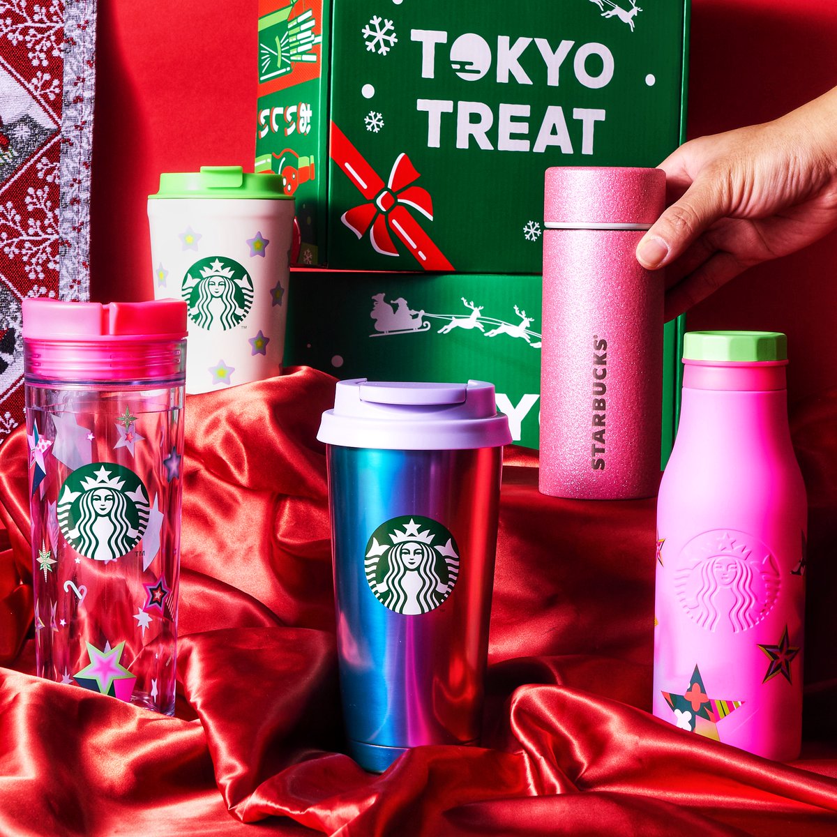 ⏰Time is running out for Santa's Surprise Gift promo!🤯 Get unique holiday gifts like these Japan-limited Holiday Tumblers for FREE while supplies last when you buy the Snacktacular Christmas box!🎄Use code GIFT23 at checkout!🎁 🔗tokyotreat.com/promo/holiday-…