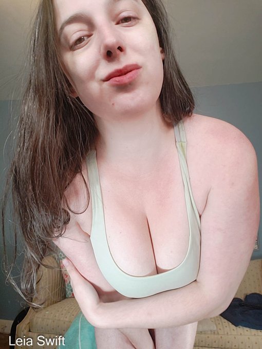 I am craving macaroni and cheese like crazy 📷 Come to my room if you like mac and cheese too https://t<a href="/tag/natural"class="tags"><span>#natural</span></a><a href="/tag/bigboobs"class="tags"><span>#bigboobs</span></a><a href="/tag/bigtits"class="tags"><span>#bigtits</span></a><a href="/tag/hairy"class="tags"><span>#hairy</span></a><a href="/tag/camgirls%20"class="tags"><span>#camgirls </span></a>