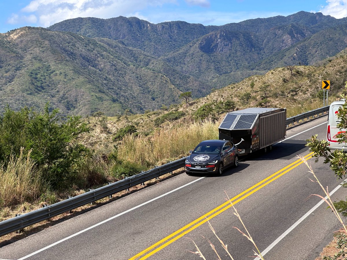 solarbutterfly5's tweet image. On the road again: drive, charge, eat, repeat.

Navigating with a mindful pace, we conserved energy, ensuring a timely arrival in Tapachula.

Stay tuned as our SolarButterfly adventure unravels! 🚗🔋🌎

#SolarButterflyTour #LongiSolar #Mexico #Tapachula